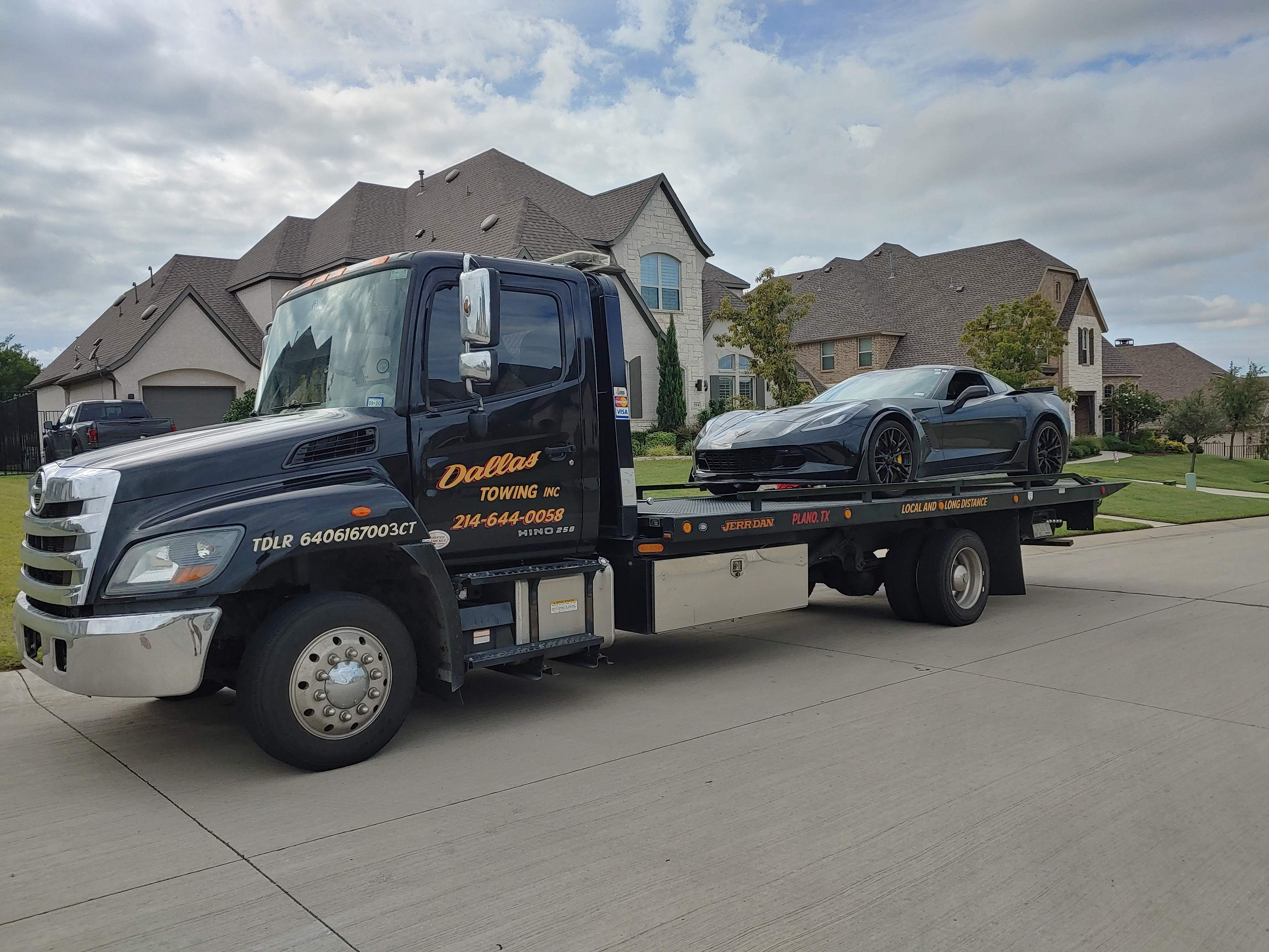 Flatbed Tow Truck In Dallas business image
