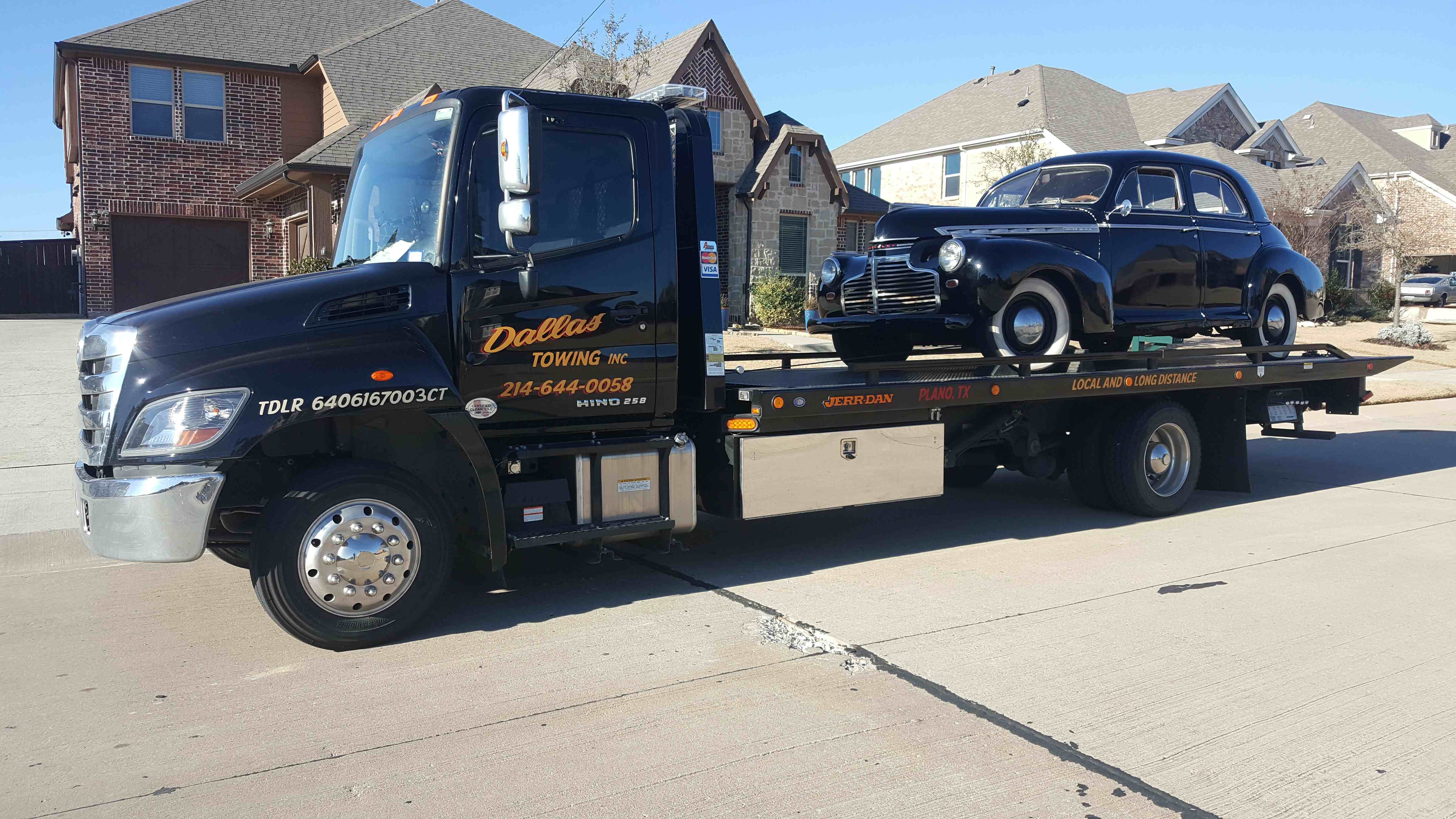 Flatbed Tow Truck In Dallas business image